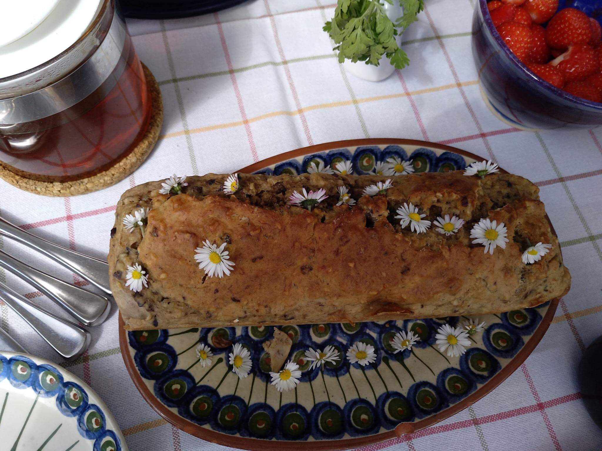 Kuchen mit Blümchendeko